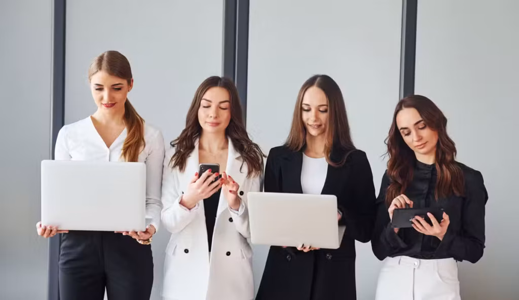 Agency vs freelance virtual assistant career comparison for executive assistants