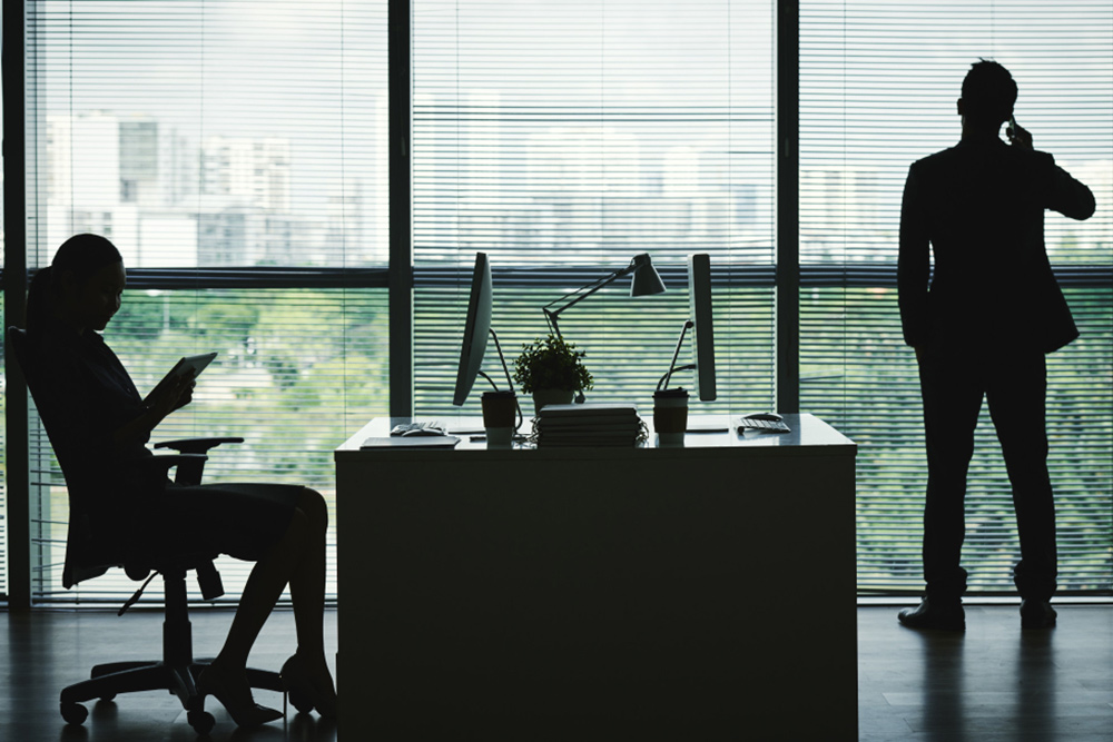 Executive assistant compensation and cost analysis for hiring in Europe and internationally